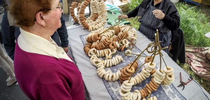 As rosquilleiras, unha das estampas máis típicas da romaría