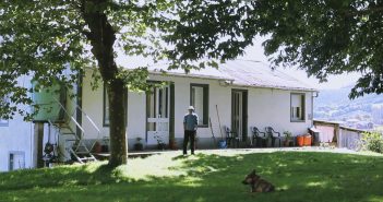 O documental céntrase na historia da uruguaia Laura Caorsi na procura dos seus ancestros en Ferreira