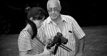 Abel Vega coa cineasta Lucía Estévez nun momento do pasado Chanfaina Lab. (Foto: Gabriel Tizón)