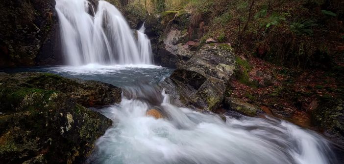 A fervenza de Riolimpo, en Naraío, é un dos lugares retratados por Lamas (Foto (C) Álvaro Lamas)