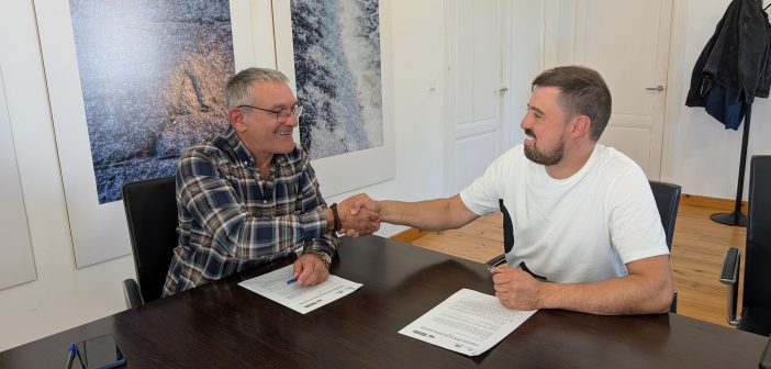 sinatura convenio - foto ara bellas